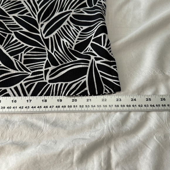Allison Daley Black + White Abstract Leaf Short‎ Sleeve Button Up Blouse Size 14 - Picture 9 of 10